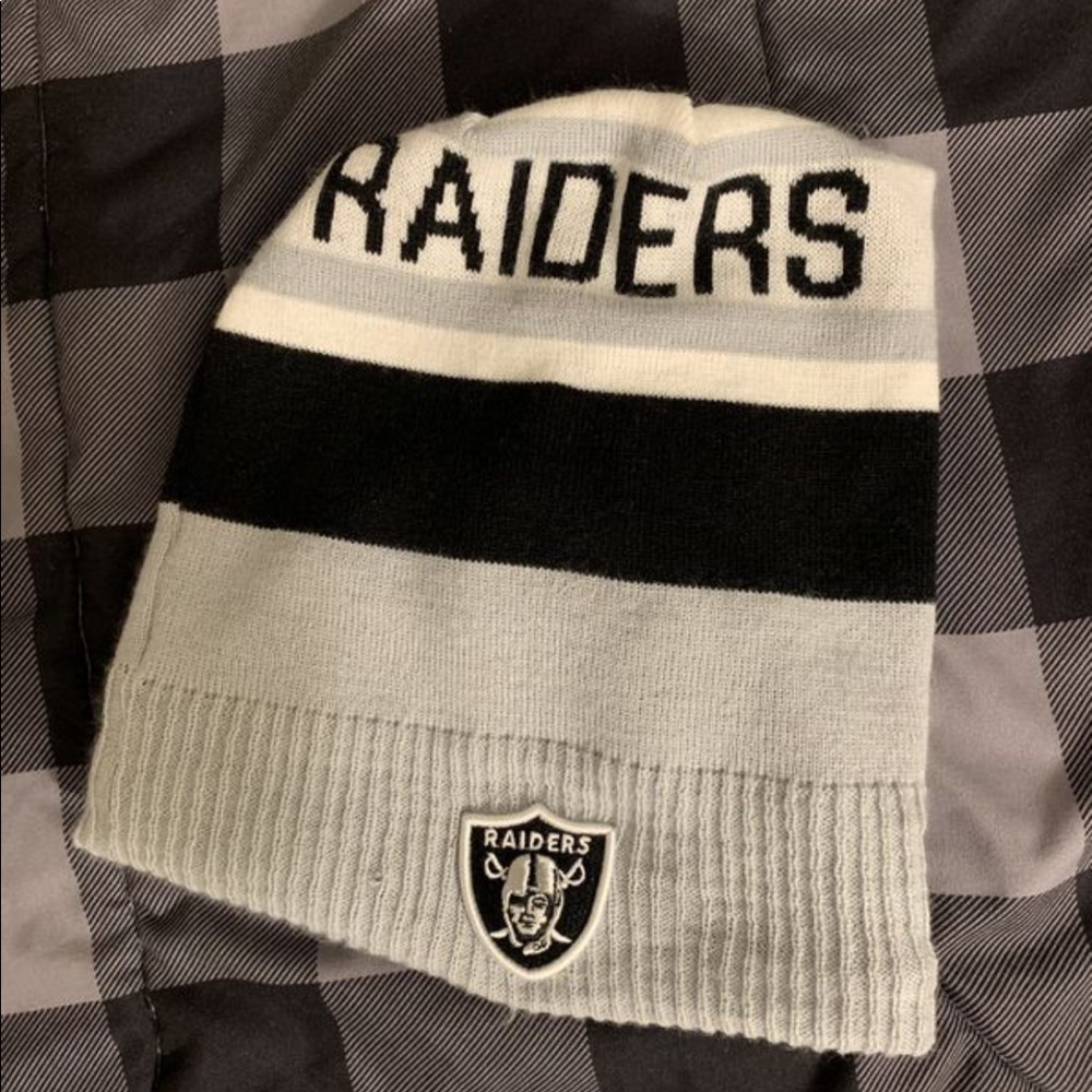 Men’s Oakland Raiders beanie